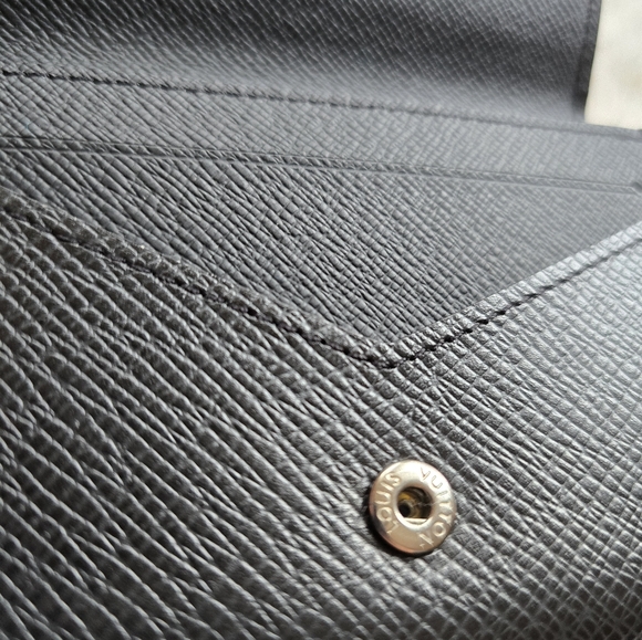 EUC Louis Vuitton Envelope Card Holder in Box with CoA - Picture 5 of 8